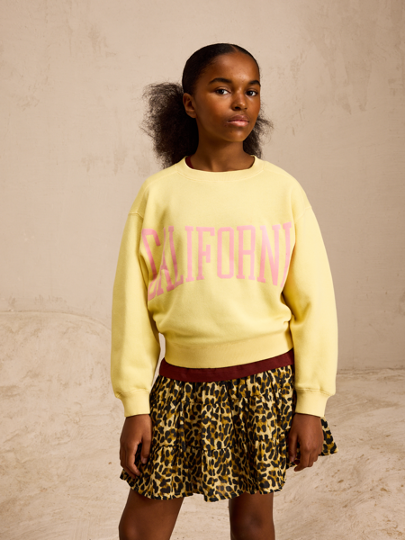 t-shirts & sweaters