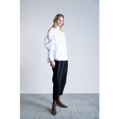 Blouse with collar and puff sleeves