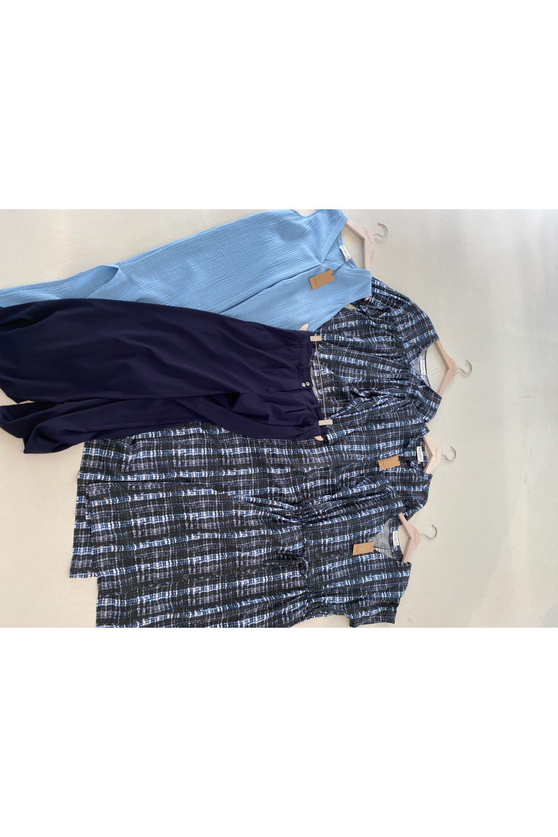 shop nu blouse Zinga blauw van nathalie vleeschouwer bij ik koop Belgisch conceptstore 'les belges', ruimste aanbod vanBelgische damesmode en kindermode