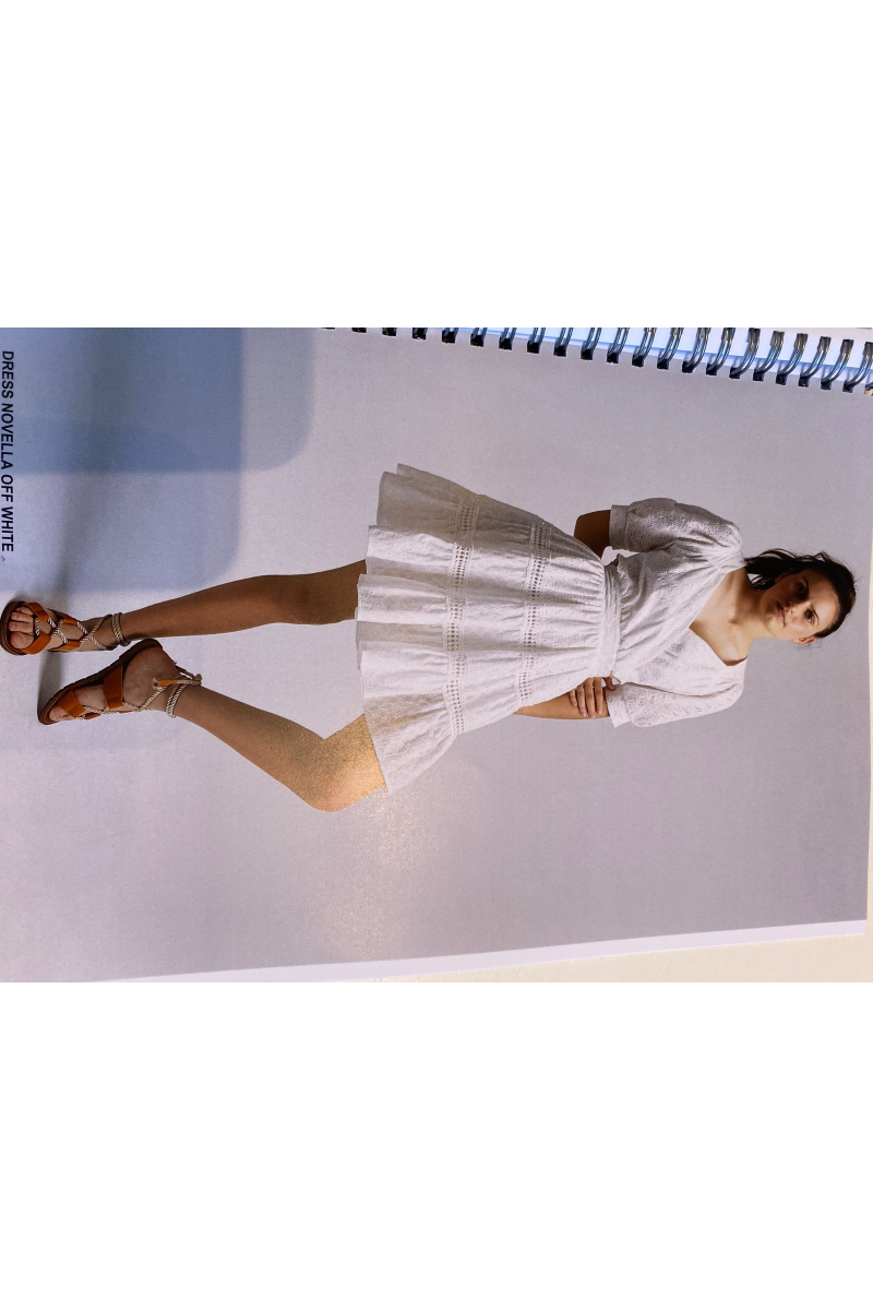 shop nu jurk novella off white van indee bij ik koop Belgisch conceptstore 'les belges', ruimste aanbod van Belgische damesmode en kindermode