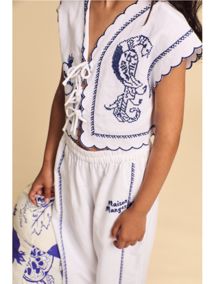 Pommegranate emboidery top wit