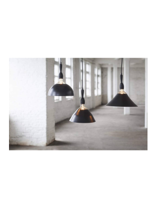 Lampe suspendue conique noir pointu de studio simple