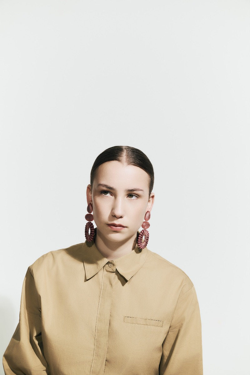 oorbel liso earpost blush van laurence delvallez