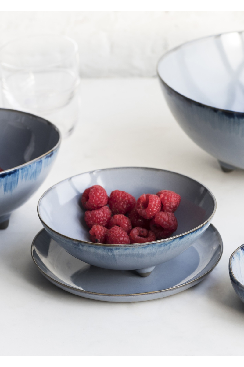 Vergiet met onderbord ecru uit tafelservies ' terres de rêves ' van anita le grelle bij ik koop belgisch conceptstore lesbelges, met mooie selectie aan design, interieur, keramiek, tableware. 