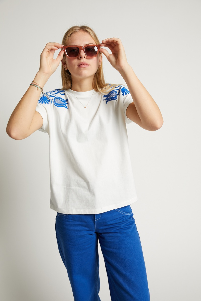 t-shirt santa white van indee