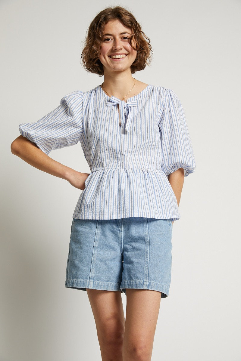 short siesta light denim van indee