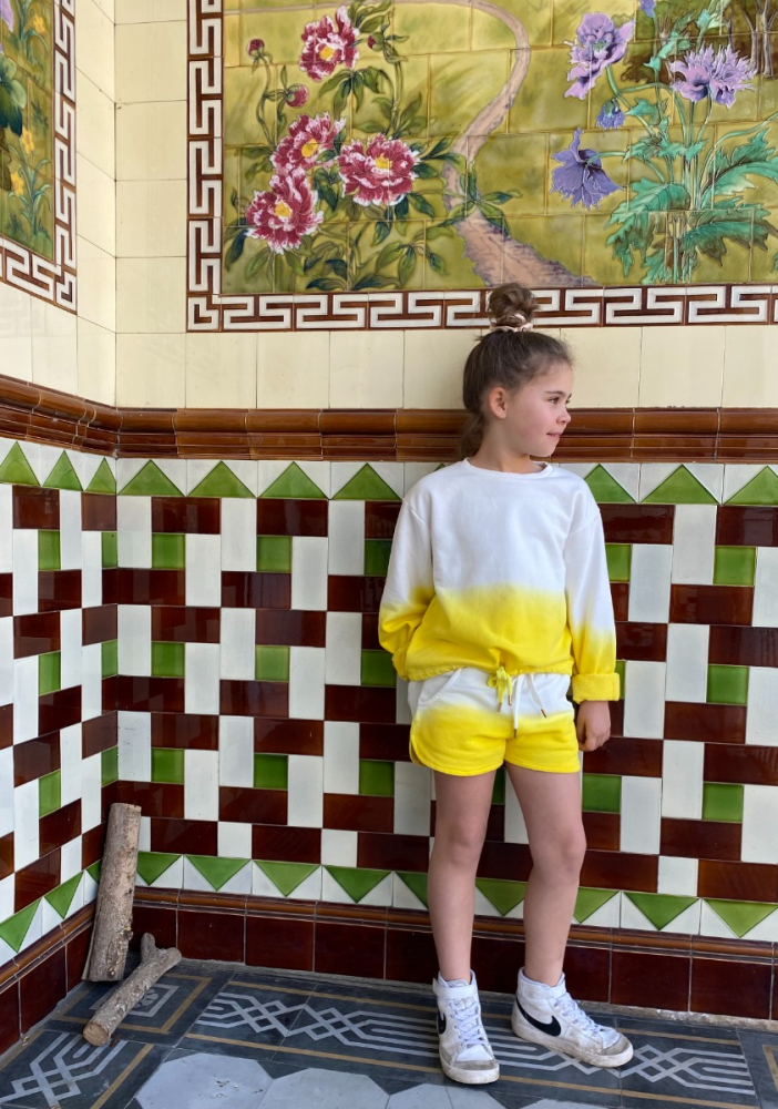 shop nu sweater paint yellow simple kids bij ik koop Belgisch conceptstore 'les belges', ruimste aanbod van beste Belgische kindermode