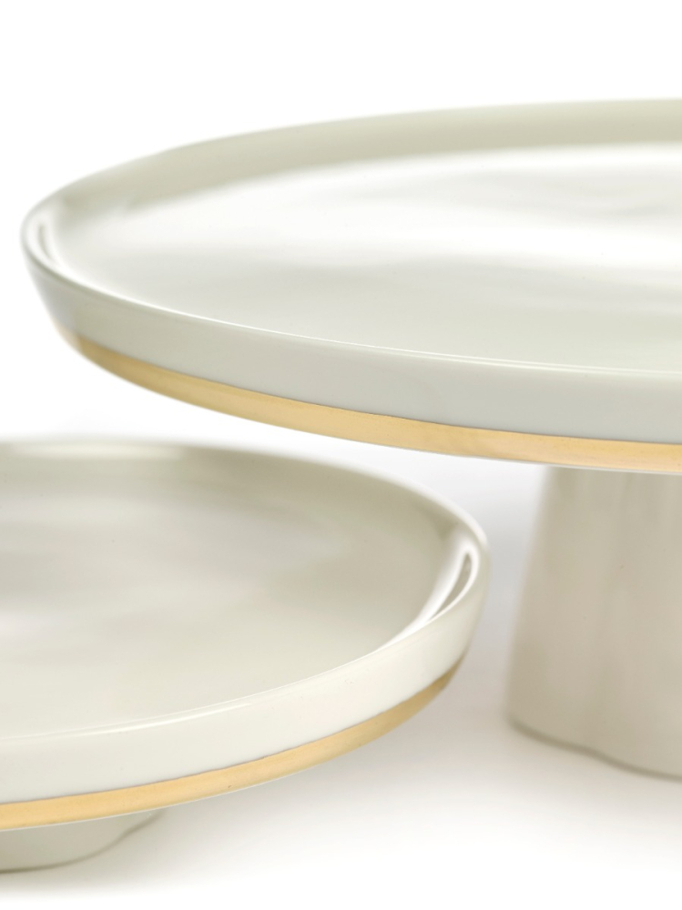 shop nu taartschotel desiree wit/goud  Roger van Damme bij ik koop Belgisch conceptstore 'les belges', ruimste aanbod van beste Belgisch interieur en design