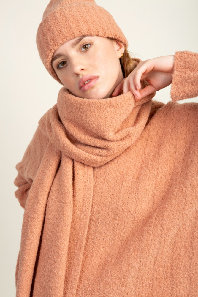 shop nu sjaal Roseanne Blush Camel van lnknits bij ik koop Belgisch conceptstore 'les belges', ruimste aanbod van Belgische damesmode en kindermode