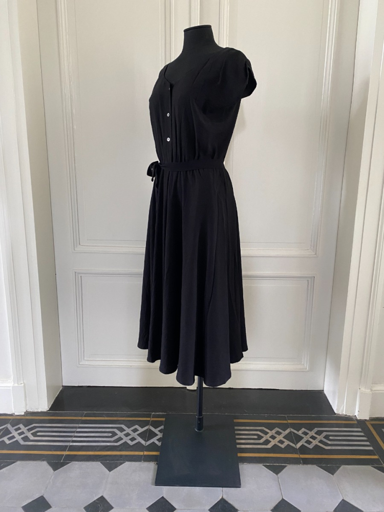 shop nu jurk donna zwart van magdalena bij ik koop Belgisch conceptstore 'les belges', ruimste aanbod van Belgische damesmode en kindermode