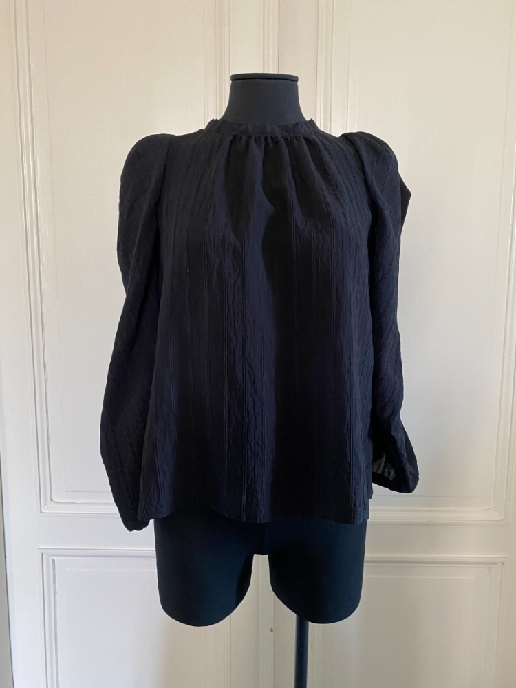 shop nu blouse infinity black van rae bij ik koop Belgisch conceptstore 'les belges', ruimste aanbod van Belgische damesmode