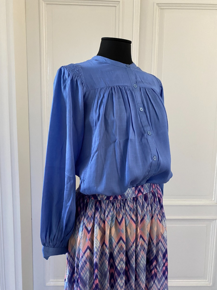 shop nu blouse roseanne blauw van rae bij ik koop Belgisch conceptstore 'les belges', ruimste aanbod van Belgische damesmode en kindermode