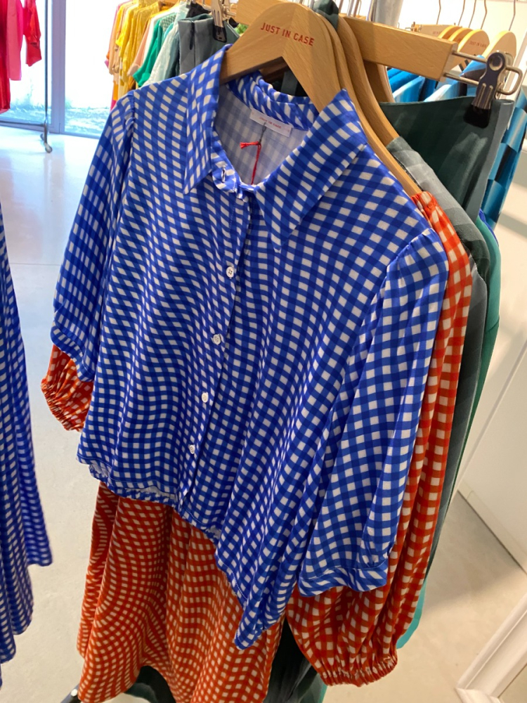 shop nu blouse callas bleu van just in case bij ik koop Belgisch conceptstore 'les belges', ruimste aanbod van Belgische damesmode en kindermode