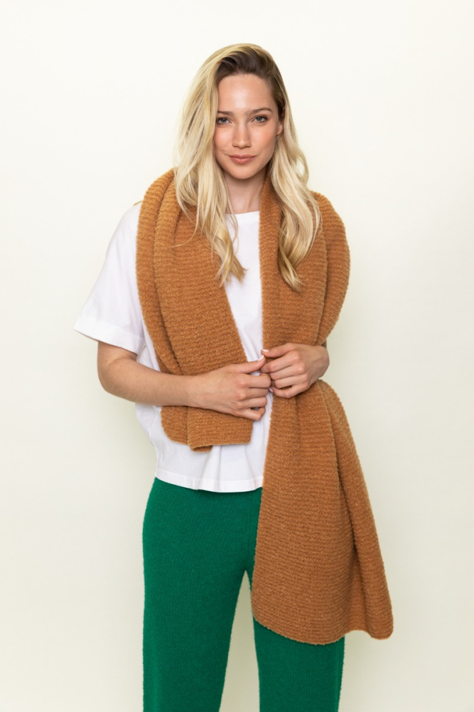 shop nu sjaal big bertha scarf camel brown van lnknits bij ik koop Belgisch conceptstore 'les belges', ruimste aanbod van Belgische mode