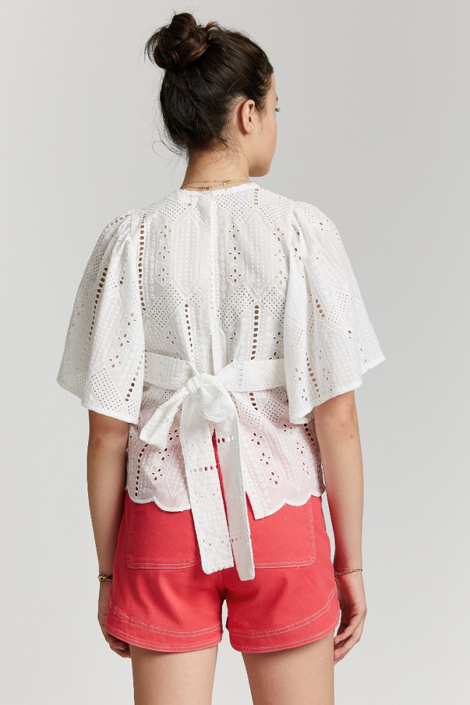 shop nu blouse noor off white van indee bij ik koop Belgisch conceptstore 'les belges', ruimste aanbod van Belgische damesmode en kindermode