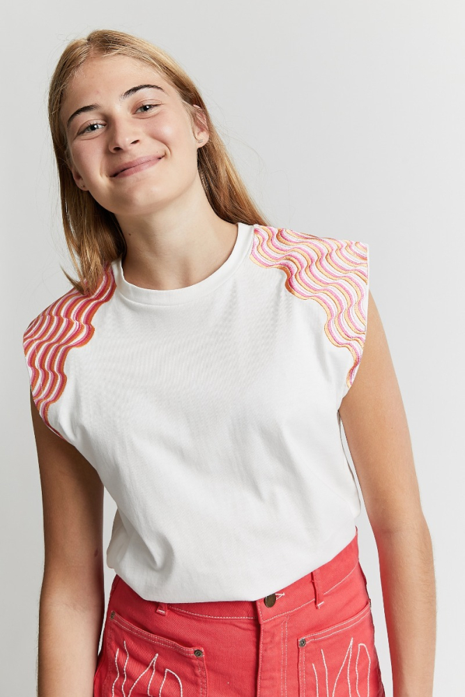 shop nu t-shirt now off white van indee bij ik koop Belgisch conceptstore 'les belges', ruimste aanbod van Belgische damesmode en kindermode