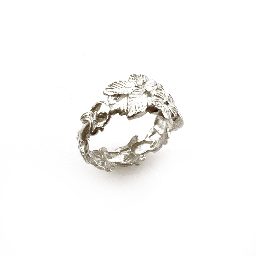 ring frogs & flowers - silver - 52 by atelier 11