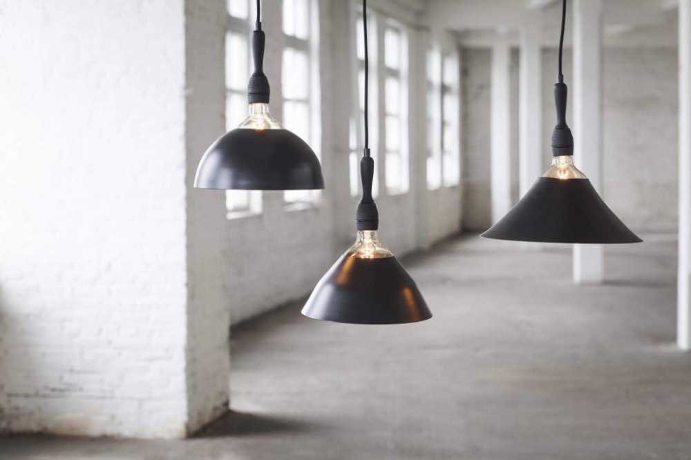 Hanging lamp conical hollow black from studio simple.