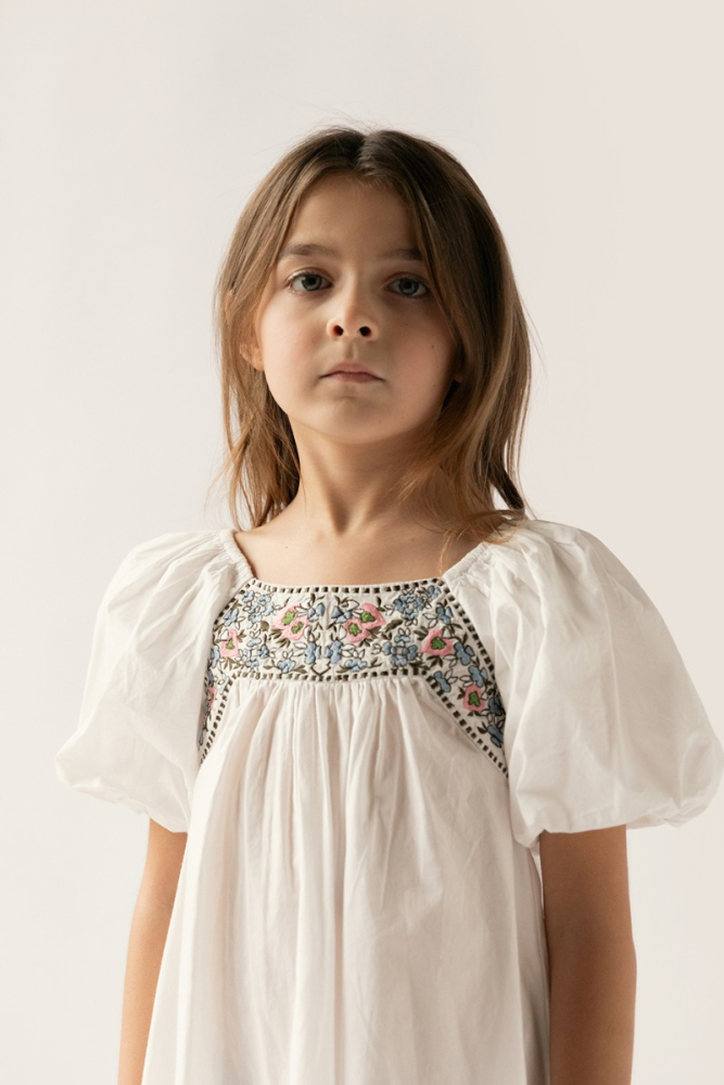 shop nu jurk gula poplin white van simple kids bij ik koop Belgisch conceptstore 'les belges', ruimste aanbod van Belgische kindermode