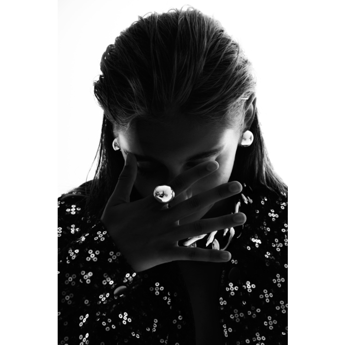 oorbel indigo earpost silver van laurence delvallez